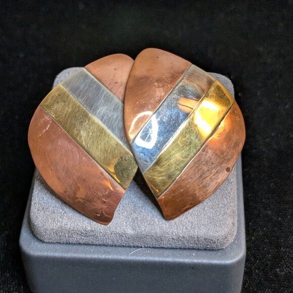 Vintage Mixed Metal Inlay 'Striped' Post Earrings - Picture 2 of 7